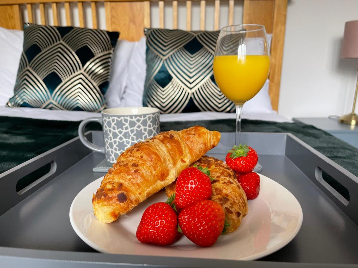 Stylish Cosy And Bright Apartment - Fantastic Location - Perfect For Business Or Solo Travellers Bishop's Stortford Eksteriør billede